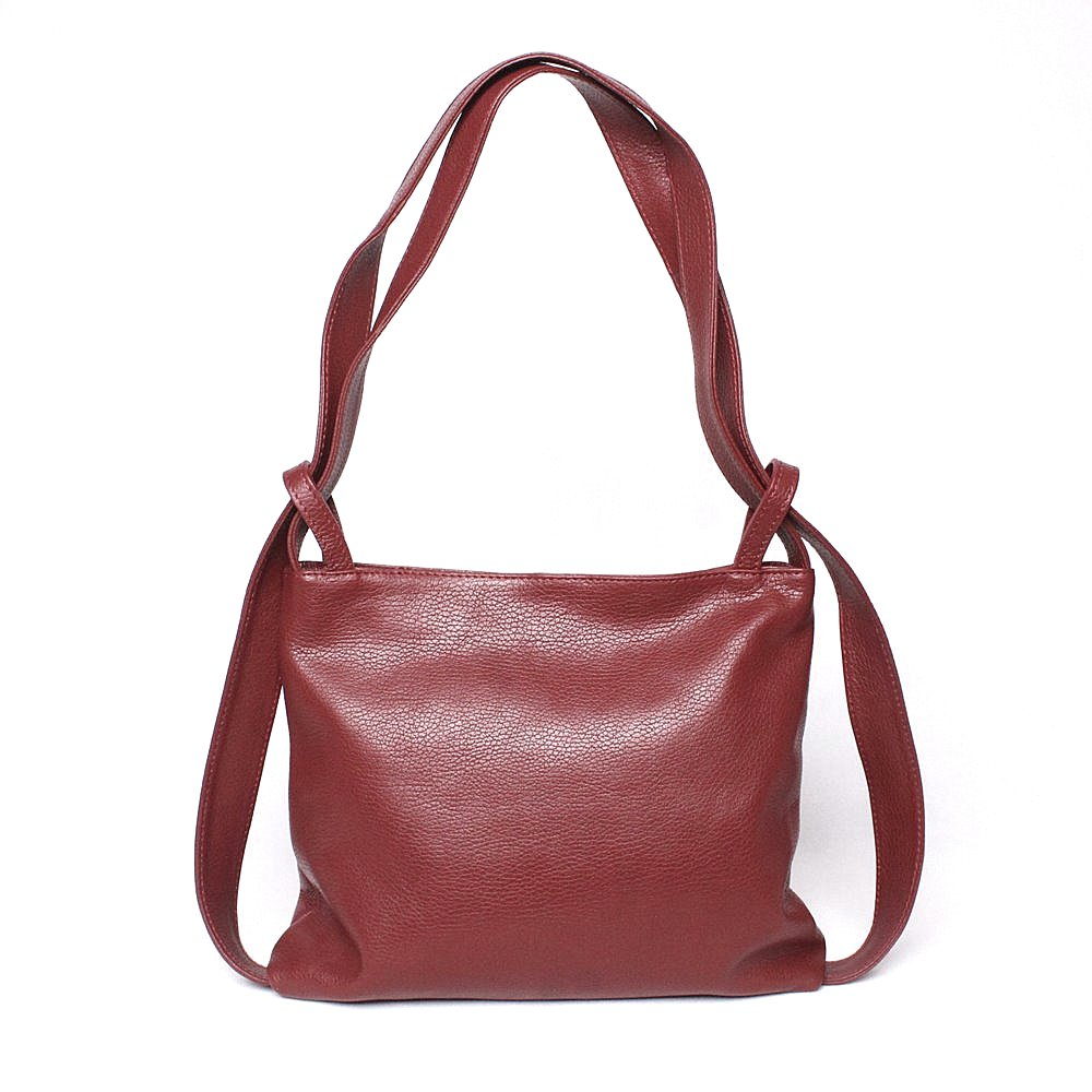 Kabelka a batoh v 1 - kožená tmavěčervená kabelka na rameno a batoh 42