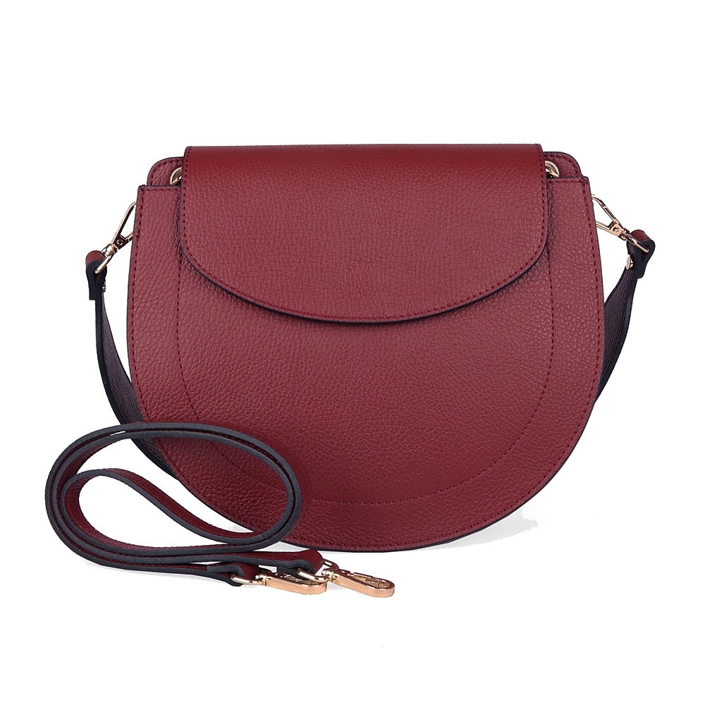 Střední tmavěčervená pevná kožená kabelka na rameno/crossbody Vera Pelle no. 377