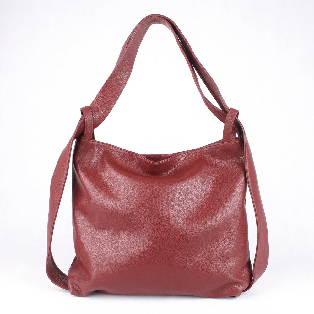 Kabelka a batoh v 1 - velká kožená červená kabelka na rameno a batoh 12